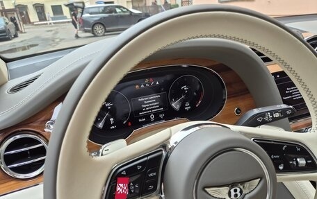 Bentley Bentayga I, 2021 год, 21 000 000 рублей, 14 фотография