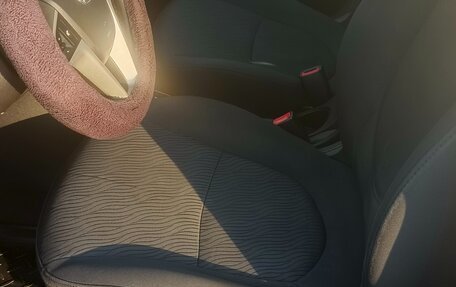 Hyundai Solaris II рестайлинг, 2011 год, 730 000 рублей, 8 фотография