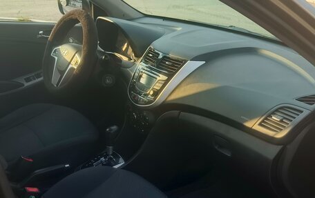 Hyundai Solaris II рестайлинг, 2011 год, 730 000 рублей, 6 фотография