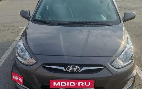 Hyundai Solaris II рестайлинг, 2011 год, 730 000 рублей, 2 фотография