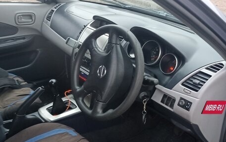 Nissan Wingroad III, 2002 год, 350 000 рублей, 7 фотография