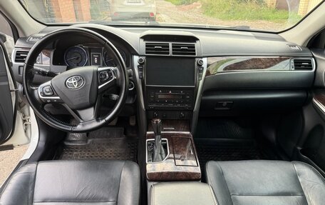 Toyota Camry, 2017 год, 2 170 000 рублей, 6 фотография