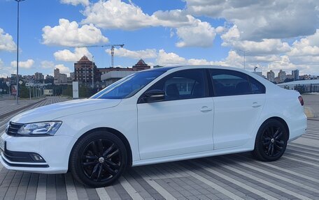 Volkswagen Jetta VI, 2017 год, 2 000 000 рублей, 2 фотография