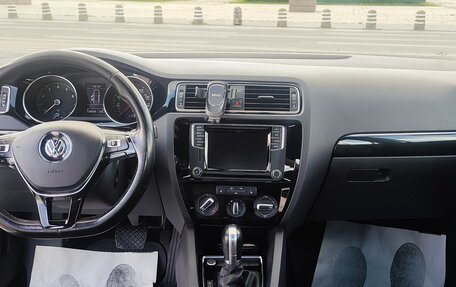 Volkswagen Jetta VI, 2017 год, 2 000 000 рублей, 23 фотография