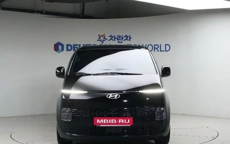 Hyundai Staria, 2025 год, 4 177 000 рублей, 2 фотография