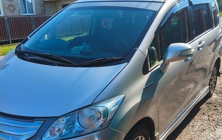 Honda Freed I, 2012 год, 1 050 000 рублей, 2 фотография