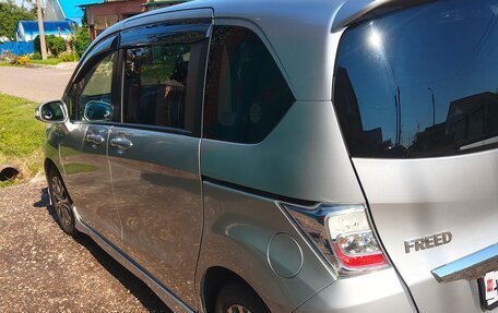 Honda Freed I, 2012 год, 1 050 000 рублей, 4 фотография