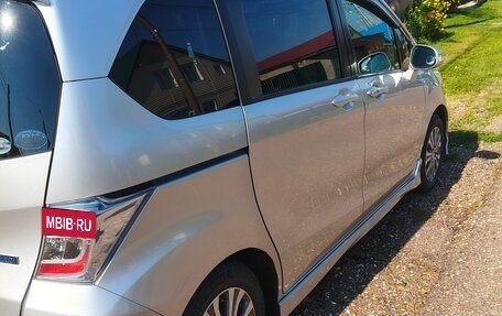 Honda Freed I, 2012 год, 1 050 000 рублей, 6 фотография