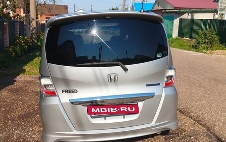 Honda Freed I, 2012 год, 1 050 000 рублей, 5 фотография