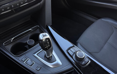 BMW 3 серия, 2018 год, 1 890 000 рублей, 15 фотография