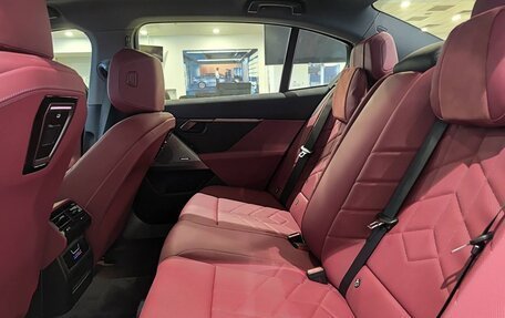 BMW 5 серия, 2025 год, 8 300 000 рублей, 13 фотография
