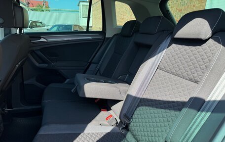 Volkswagen Tiguan II, 2018 год, 2 750 000 рублей, 24 фотография