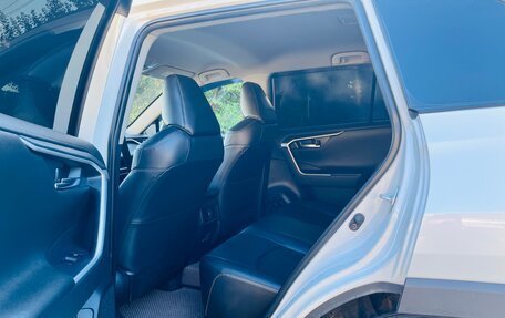 Toyota RAV4, 2020 год, 2 290 000 рублей, 13 фотография