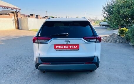 Toyota RAV4, 2020 год, 2 290 000 рублей, 6 фотография