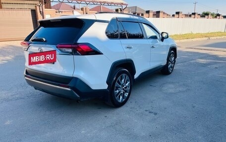Toyota RAV4, 2020 год, 2 290 000 рублей, 5 фотография