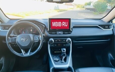 Toyota RAV4, 2020 год, 2 290 000 рублей, 14 фотография