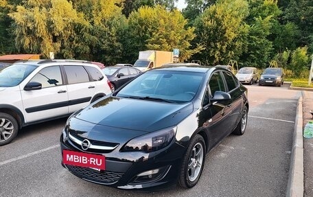 Opel Astra J, 2013 год, 640 000 рублей, 2 фотография