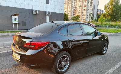 Opel Astra J, 2013 год, 640 000 рублей, 9 фотография