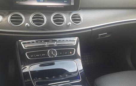 Mercedes-Benz E-Класс, 2017 год, 3 100 000 рублей, 8 фотография