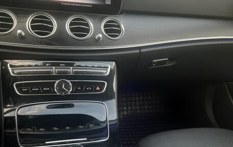 Mercedes-Benz E-Класс, 2017 год, 3 100 000 рублей, 11 фотография