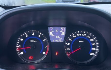 Hyundai Solaris II рестайлинг, 2015 год, 1 050 000 рублей, 7 фотография