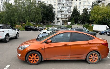 Hyundai Solaris II рестайлинг, 2015 год, 1 050 000 рублей, 3 фотография