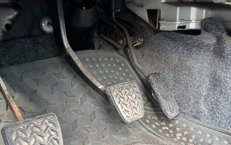 Toyota Yaris I рестайлинг, 2000 год, 299 000 рублей, 15 фотография