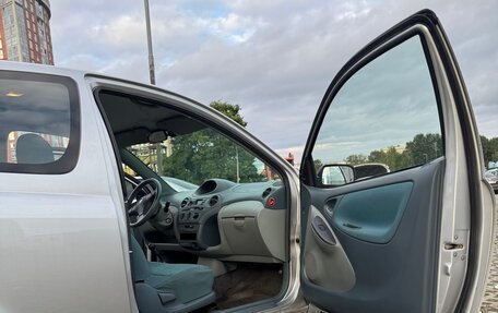 Toyota Yaris I рестайлинг, 2000 год, 299 000 рублей, 10 фотография