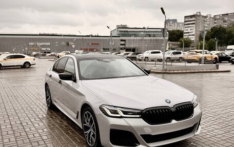 BMW 5 серия, 2021 год, 4 890 000 рублей, 2 фотография