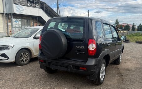 Chevrolet Niva I рестайлинг, 2018 год, 750 000 рублей, 3 фотография