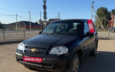 Chevrolet Niva I рестайлинг, 2018 год, 750 000 рублей, 6 фотография