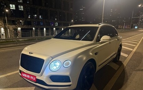 Bentley Bentayga I, 2017 год, 9 400 000 рублей, 1 фотография