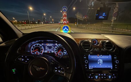 Bentley Bentayga I, 2017 год, 9 400 000 рублей, 8 фотография