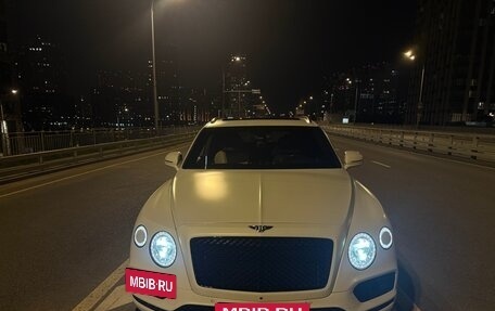 Bentley Bentayga I, 2017 год, 9 400 000 рублей, 3 фотография