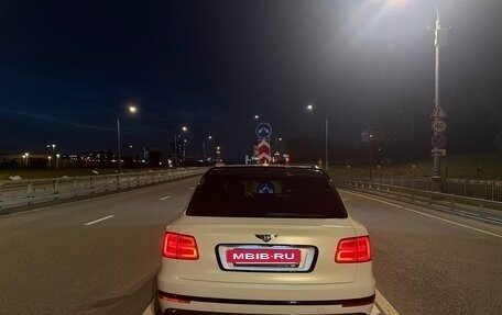 Bentley Bentayga I, 2017 год, 9 400 000 рублей, 5 фотография