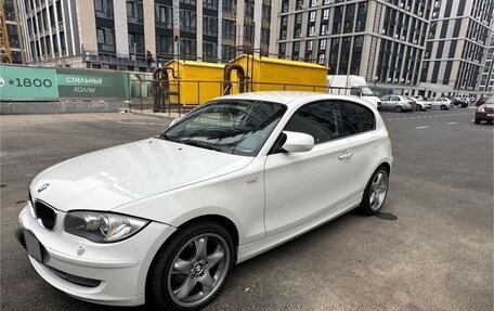 BMW 1 серия, 2011 год, 680 000 рублей, 2 фотография