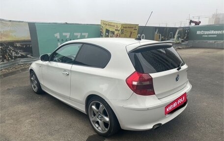 BMW 1 серия, 2011 год, 680 000 рублей, 4 фотография