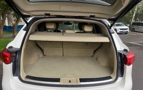 Infiniti QX70, 2013 год, 2 270 000 рублей, 10 фотография