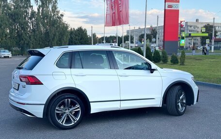 Volkswagen Tiguan II, 2018 год, 2 600 000 рублей, 3 фотография
