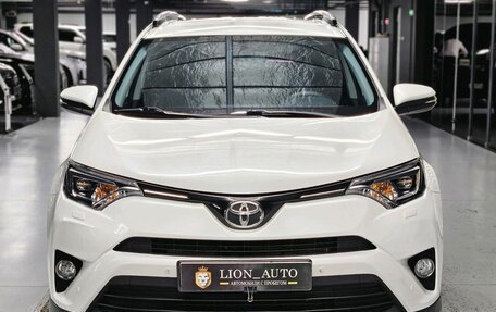 Toyota RAV4, 2017 год, 2 450 000 рублей, 2 фотография