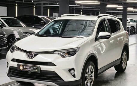 Toyota RAV4, 2017 год, 2 450 000 рублей, 3 фотография
