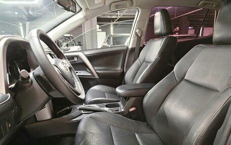 Toyota RAV4, 2017 год, 2 450 000 рублей, 9 фотография