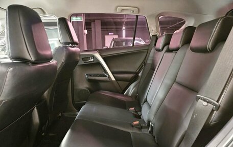 Toyota RAV4, 2017 год, 2 450 000 рублей, 13 фотография