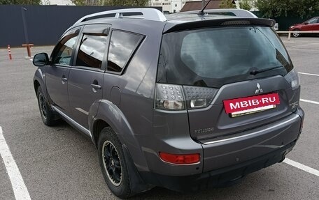 Mitsubishi Outlander III рестайлинг 3, 2008 год, 750 000 рублей, 4 фотография
