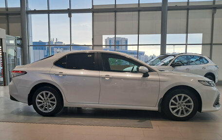 Toyota Camry, 2021 год, 2 850 000 рублей, 4 фотография