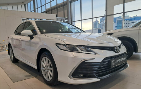 Toyota Camry, 2021 год, 2 850 000 рублей, 3 фотография