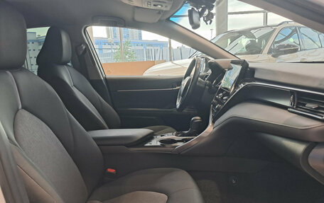 Toyota Camry, 2021 год, 2 850 000 рублей, 11 фотография