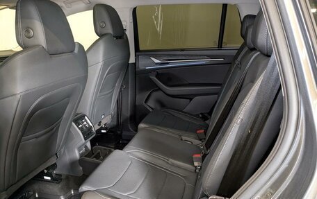 Skoda Kodiaq, 2025 год, 5 600 000 рублей, 12 фотография