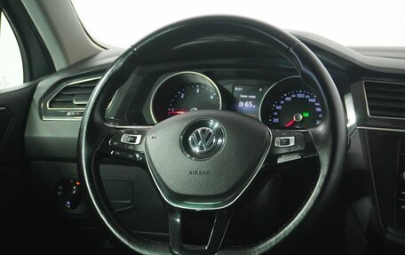 Volkswagen Tiguan II, 2018 год, 2 567 000 рублей, 16 фотография