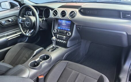 Ford Mustang VI рестайлинг, 2020 год, 2 999 000 рублей, 10 фотография